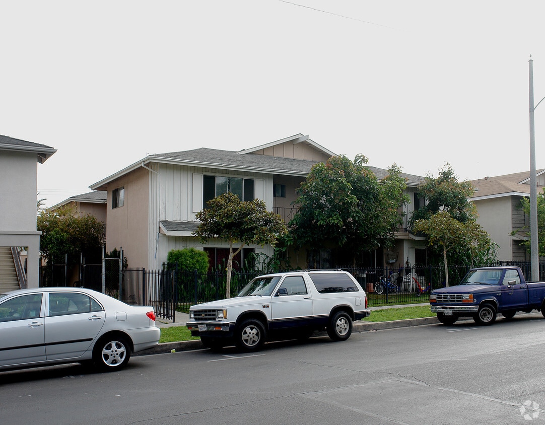 Building Photo - 1313 W Lynne Ave