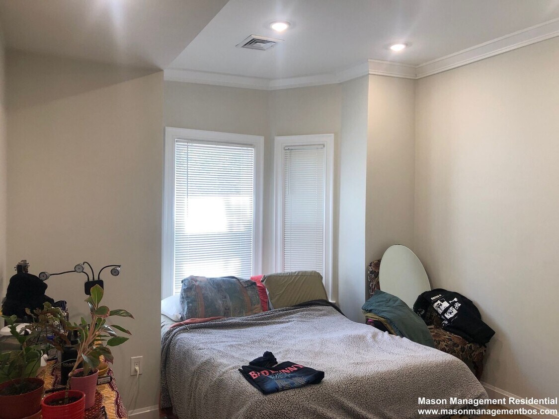 Building Photo - Cozy 1 Bedroom