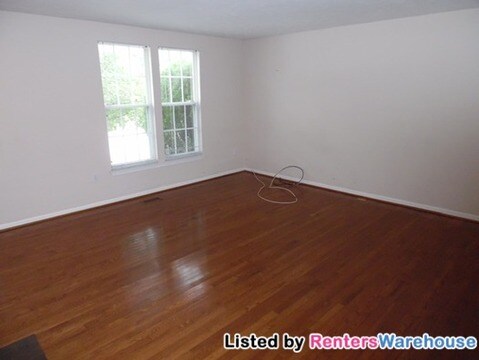 Building Photo - 2043 Wisper Woods Way