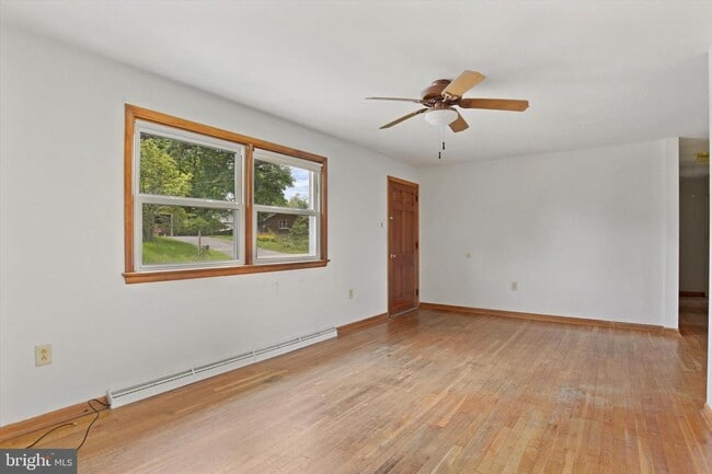 Building Photo - 5608 Devon Dr