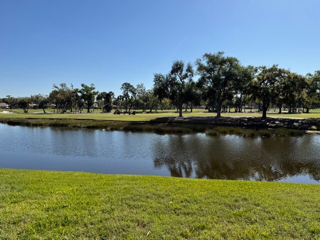 Foto del edificio - 7351 W Country Club Dr N