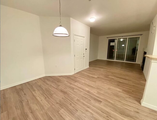 Building Photo - 804 Summer Hawk Dr