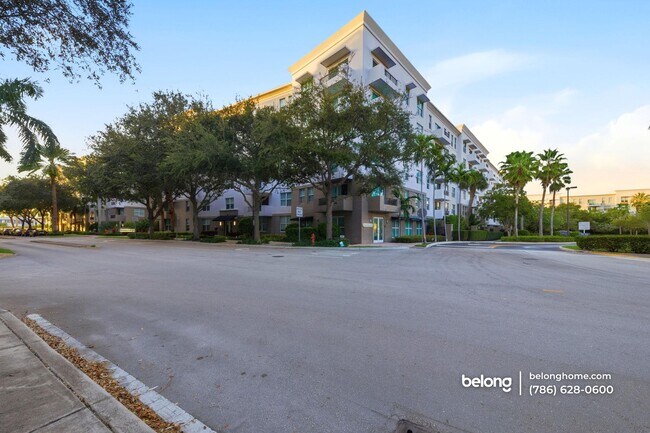 Foto del edificio - 2421 NE 65th St