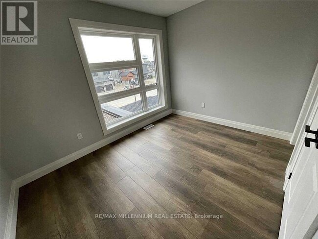 Building Photo - 550 Fairway Rd