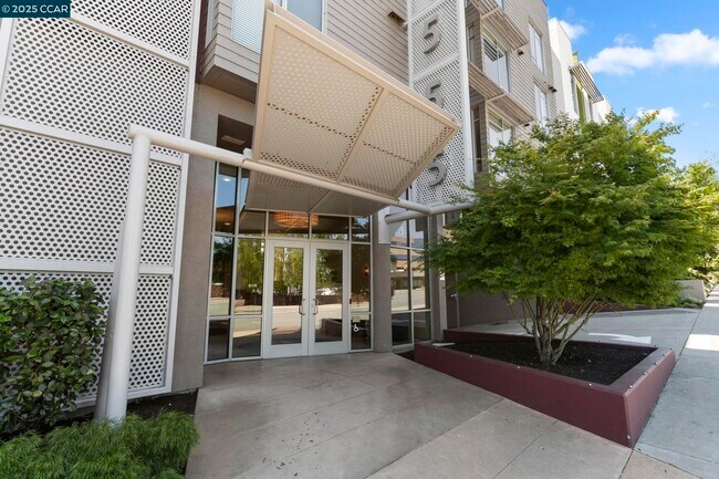 Foto del edificio - 555 Ygnacio Valley Rd