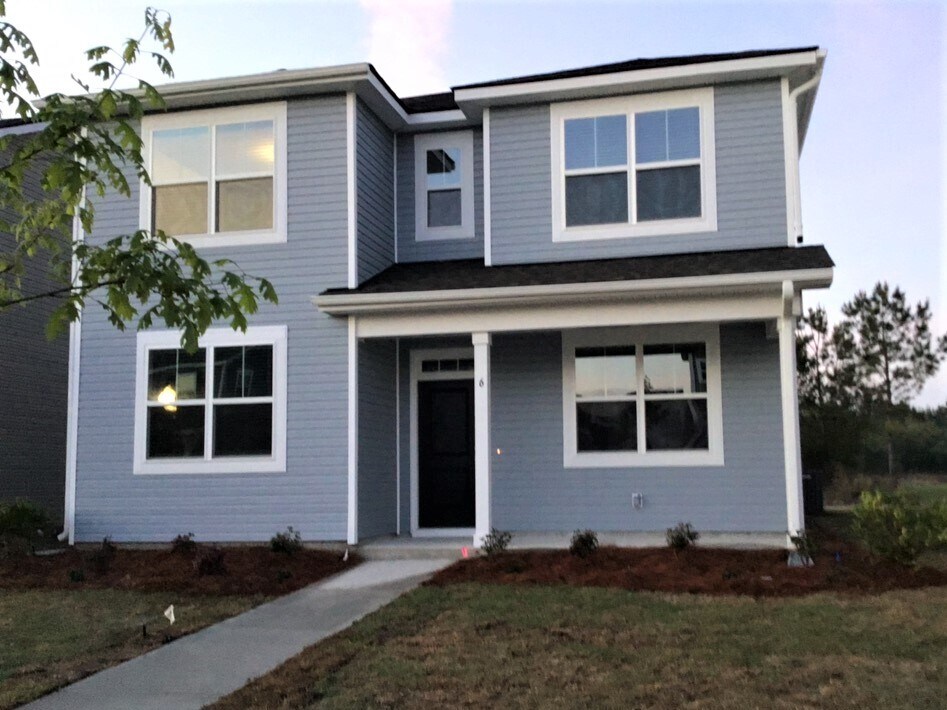 6 Dogwood Circle House Rental in Savannah, GA