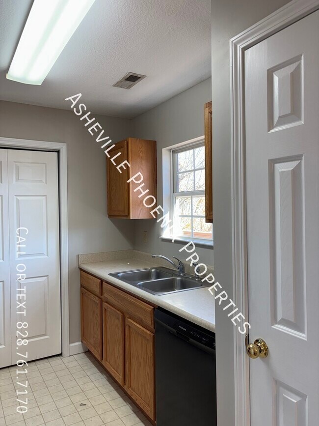 Foto del edificio - 306 Olde Covington Way