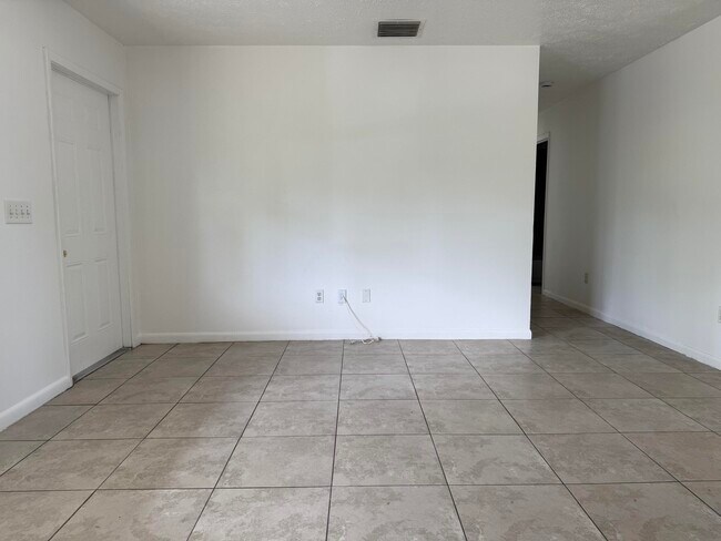 Foto del edificio - 2564 Navajo Ave