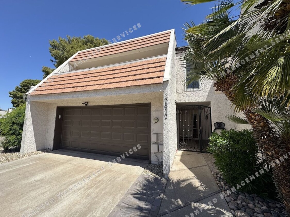 Foto principal - BEAUTIFUL 3 BEDROOM 2.5 BATHROOM HOME IN S...