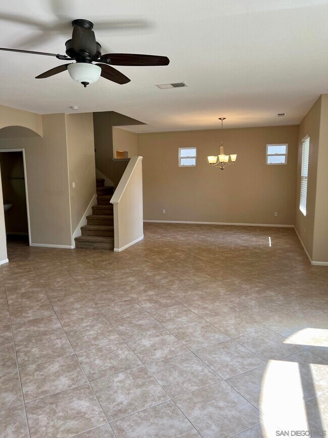 Building Photo - 1546 Glenwood Springs Ave