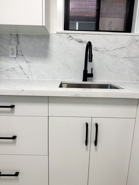 Building Photo - 8 Carrington Av