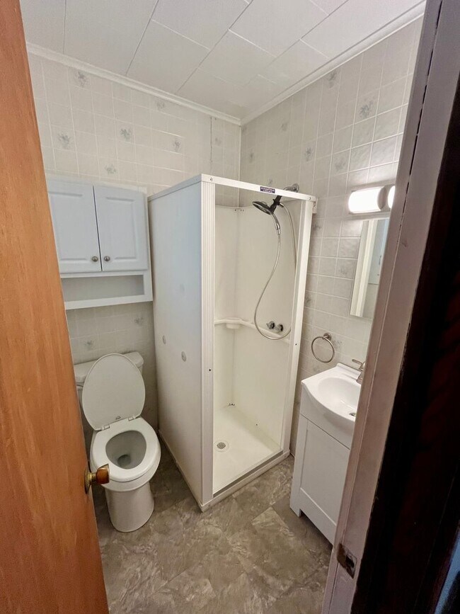 Building Photo - 3 bedroom House in Binghamton