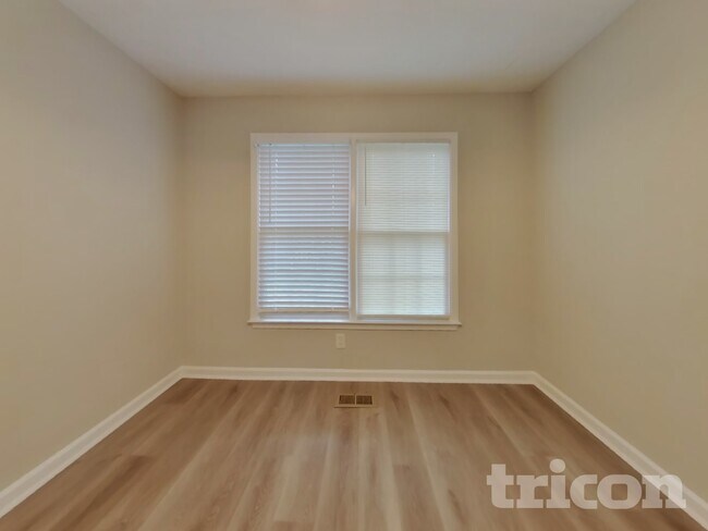 Foto del edificio - 262 Maplelake Dr