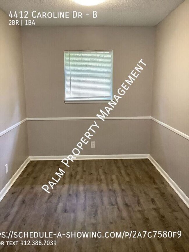 Foto del edificio - 4412 Caroline Dr