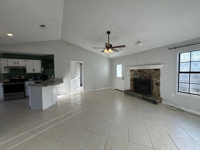 Building Photo - 1500 Kruse Dr