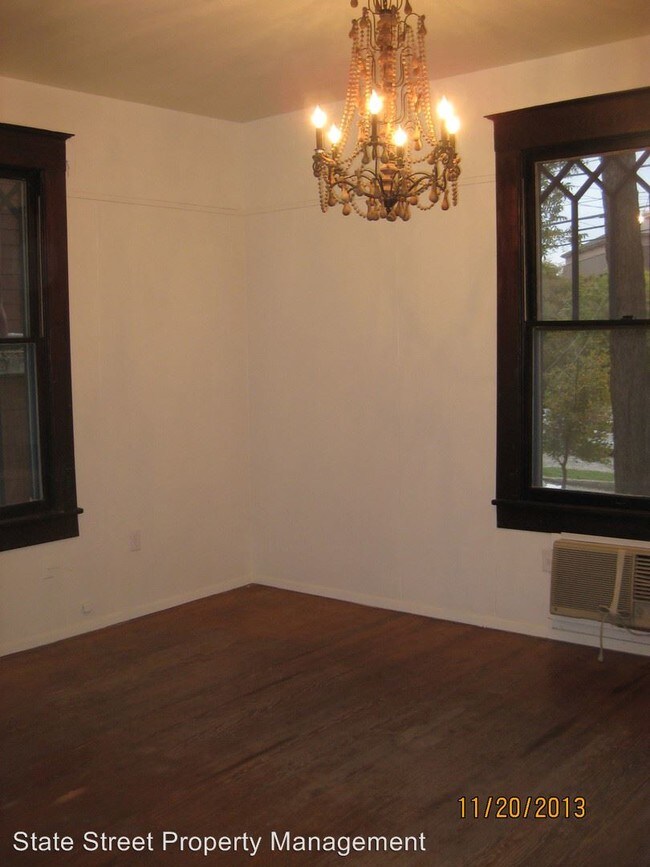 Building Photo - 302 E 30th St