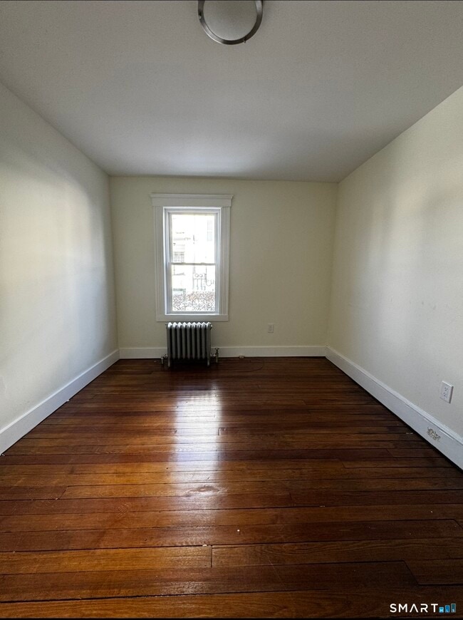 Foto del edificio - 340 Brightwood Ave