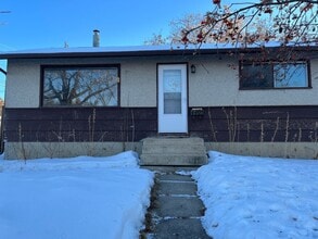 Building Photo - 4405-4440 40 Ave