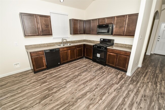 Building Photo - 29602 Clover Shore Dr