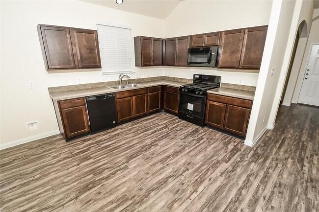 Foto del edificio - 29602 Clover Shore Dr