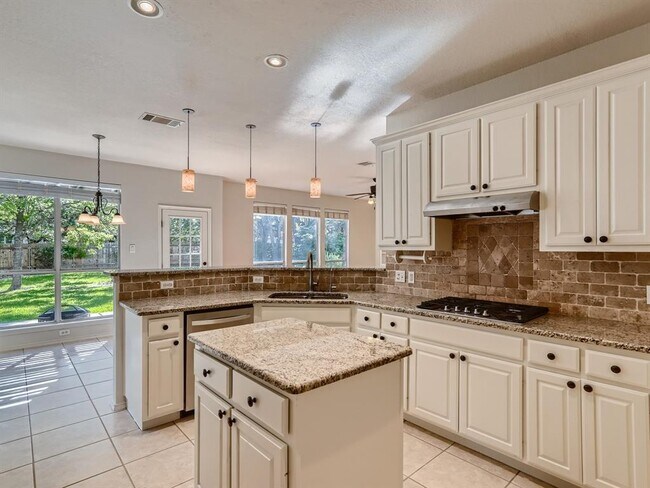Building Photo - 3512 Savoy Ct