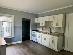 Building Photo - 15 Church Ave