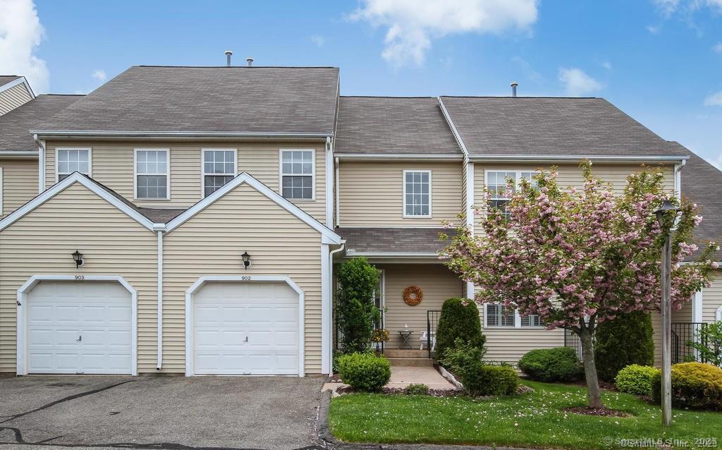 Foto principal - 902 Gray Fox Ln