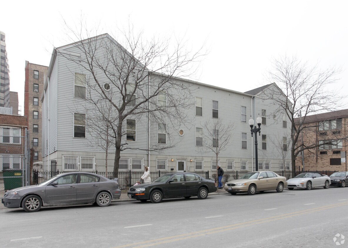 Foto principal - 155-157 W Division St
