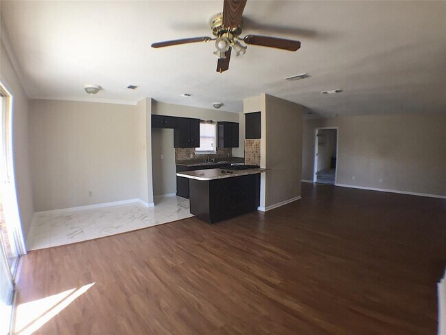 Building Photo - 5008 Queen Ann Ct