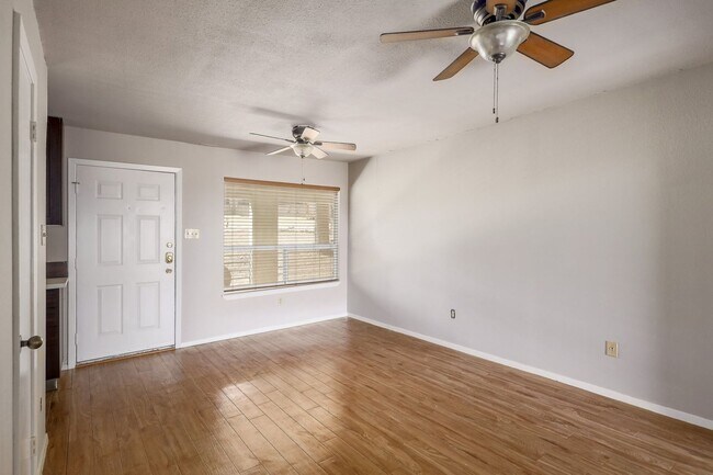 Foto del edificio - PARKER SQUARE CONDO - NEAR DOWNTOWN - PRIV...