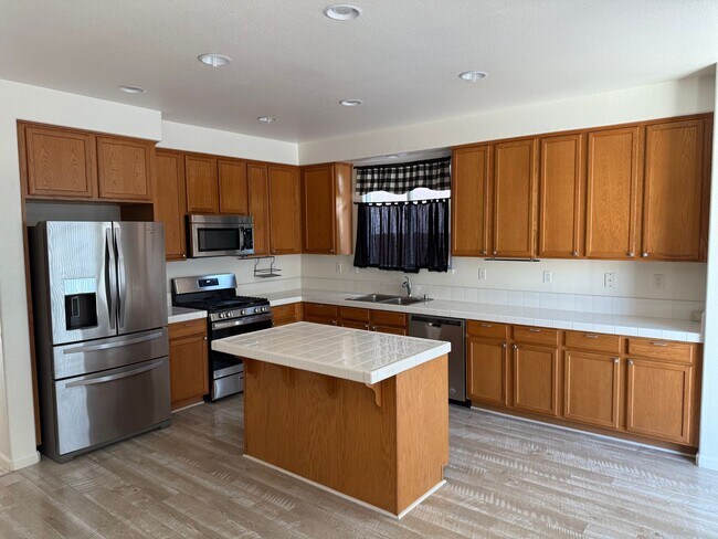Building Photo - 2463 Pheasant Hollow Dr