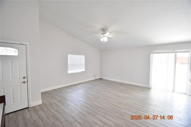 Foto del edificio - 9304 N 20th St