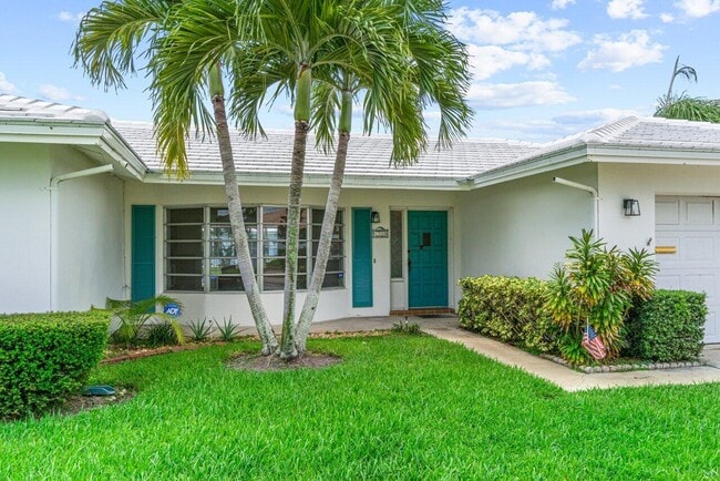 Building Photo - 1350 SW 13th Pl