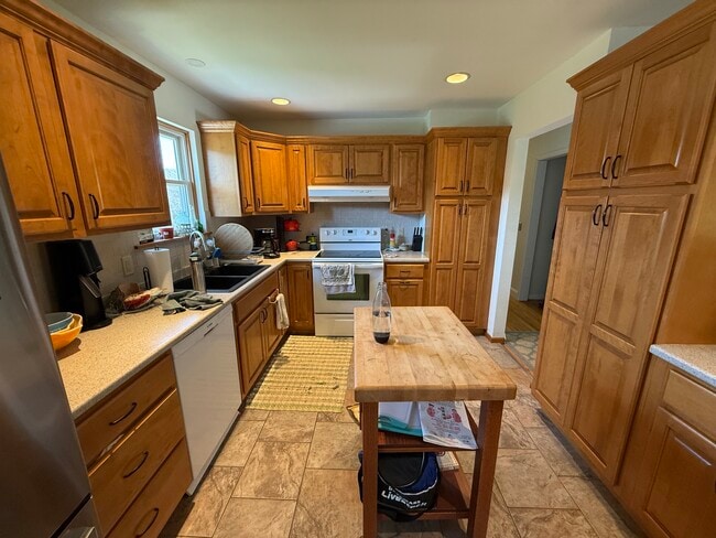 Building Photo - 1270 NY-38B
