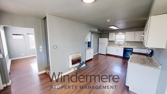 Building Photo - 209 Bennett St