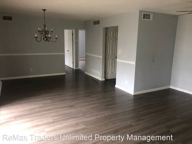 Building Photo - 3438 Villa Ridge