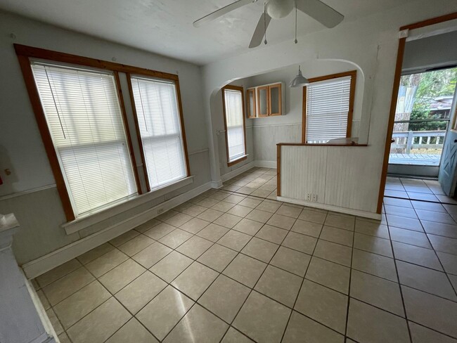 Building Photo - Affordable 3BR/2BA Home in Gainesville – C...