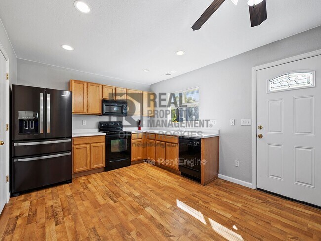 Foto del edificio - 6803 Brittany Dr