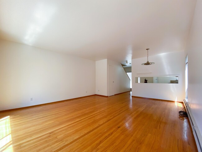 Building Photo - 2603 Benvenue Ave