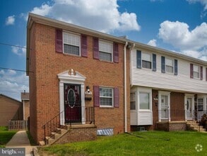 Building Photo - 3075 Sunset Ln