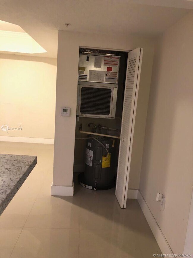 Foto del edificio - 230 SW 117th Terrace