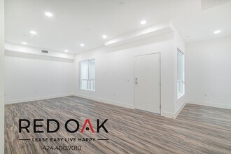 Building Photo - 4000 Mont Clair St