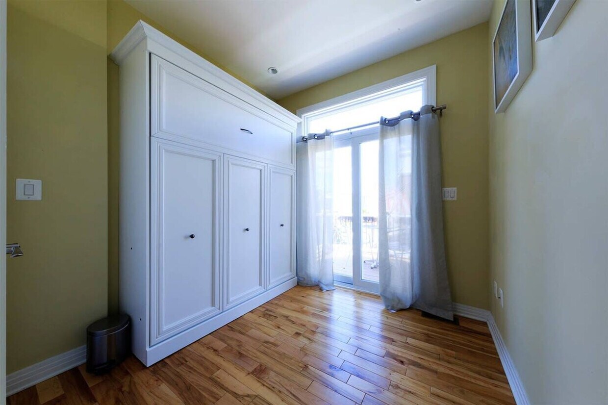 Foto principal - 1710 A St SE