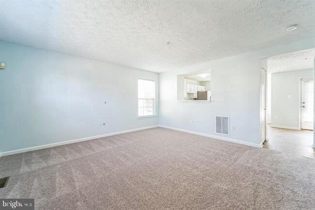 Building Photo - 11 Gemstone Ct