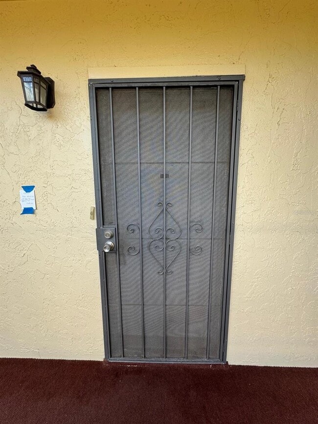 Foto del edificio - 2050 Oleander Blvd