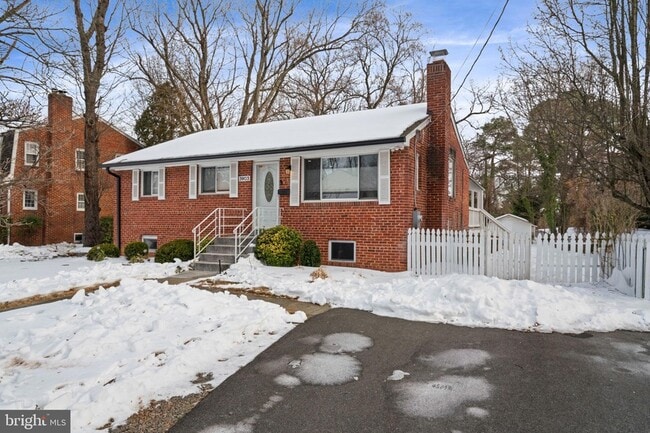 Photo - 3903 Whispering Ln House