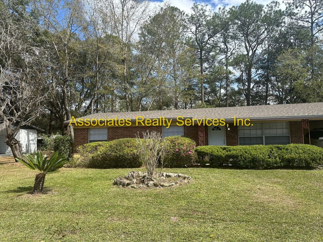 Primary Photo - SUBLEASE: Remodeled 4BD/2BA Home with Den in Northwood!