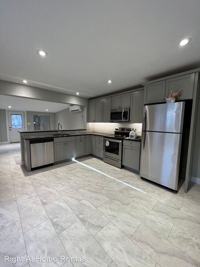 Building Photo - 2 br, 1.5 bath House - 245 Red Bridge Road