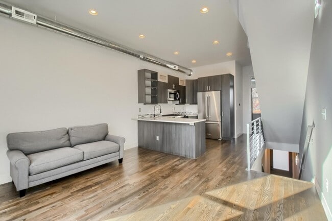 Foto del edificio - 3324 Curtis St