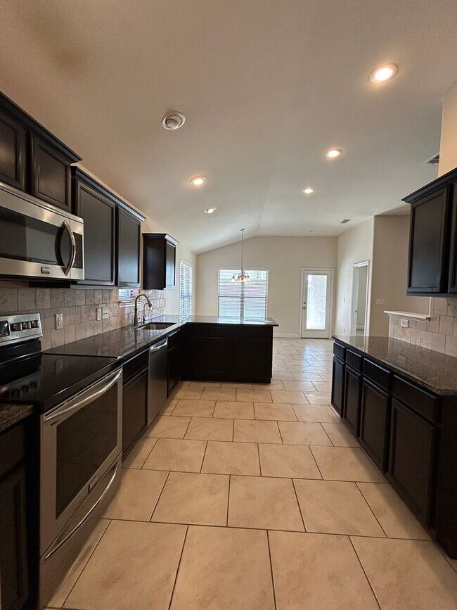 Foto del edificio - Beautiful 4 Bedroom Home in Northpark!